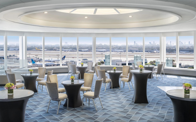 Hyatt Regency Los Angeles International Airport