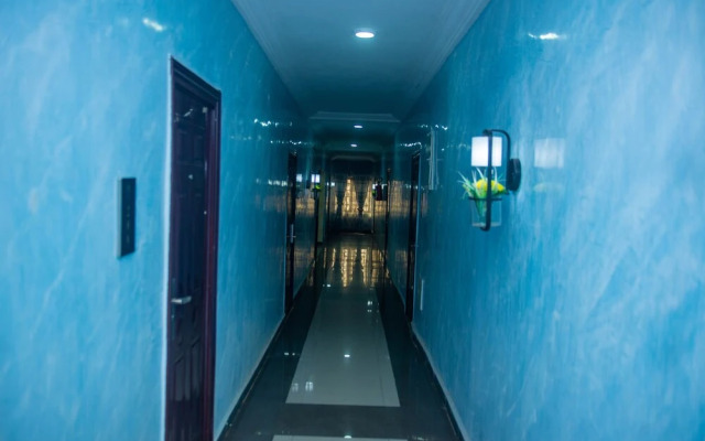 Delano Hotel And Suites