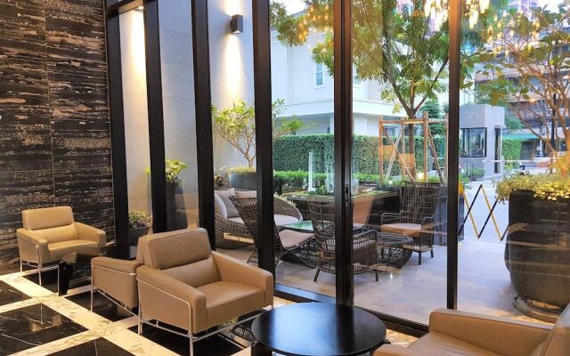 Sukhumvit In The Park BTS PhromPhong