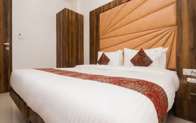 OYO 15519 Hotel Grand Residency