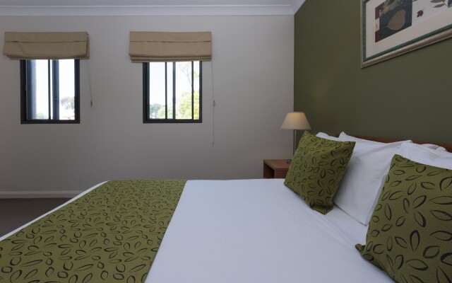 Leisure Inn Spires