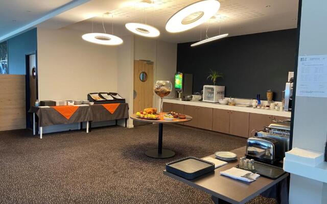 Hostellerie Saint Vincent Beauvais Aéroport