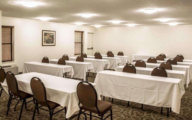 Comfort Inn & Suites Cincinnati Eastgate