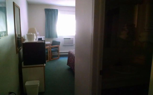 Mountain Host Motor Inn