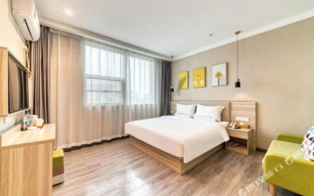 Berman Hotel (Nanchang Jingdong Avenue Rainbow)