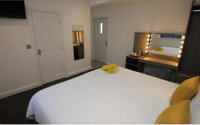 Guest Rooms @ 128