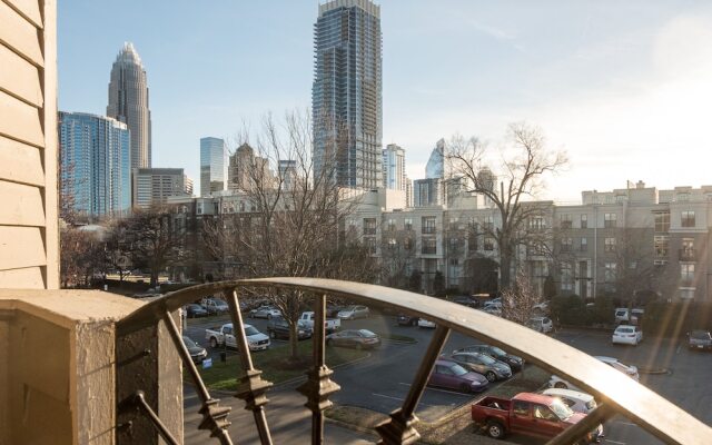 Spacious Uptown Apartments