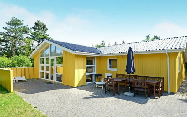 8 Person Holiday Home in Henne
