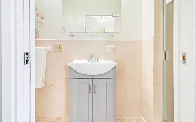 Cornell Hotel de France