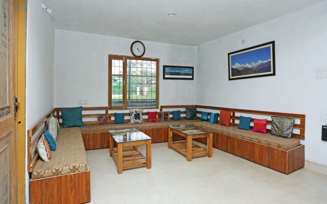 OYO 16895 Holiday Homes