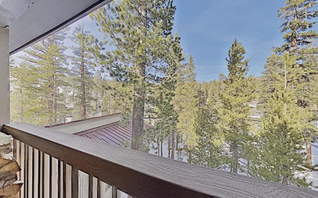 Cozy One Bedroom Condo with Loft - Just Steps to Mammoth Mountain! Free WiFi and Parking! by RedAwning
