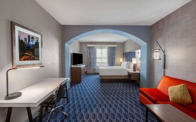 La Quinta Inn & Suites by Wyndham Houston Channelview