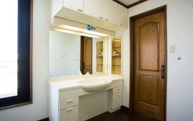 Alex's Room Minamisenba