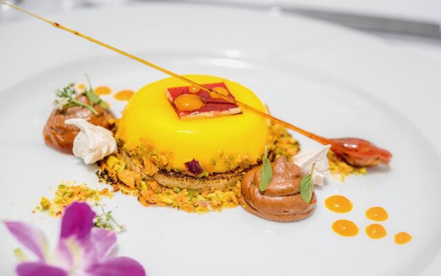 Mauricia Beachcomber Resort & Spa