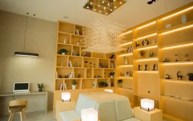 GreenTree Inn Express Hotel (Jinan Sunac Paradise Tangye Branch)
