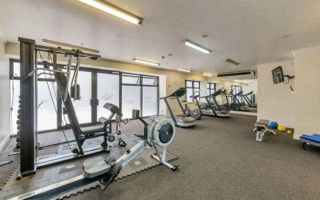 Chic CBD Studio-Aircon-Wifi -Heated Pool