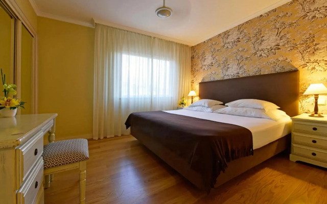 Pestana Village Garden Hotel