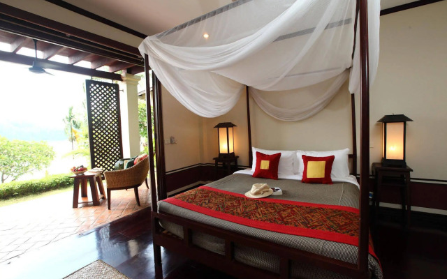Sunset Villa by Burasari