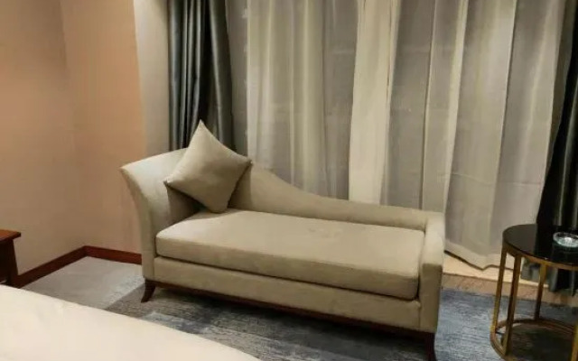 Elong Leisure Hotel (Xiangxi Baojing)