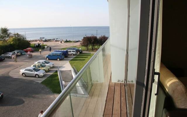 Apartament 214 w Marine Hotel