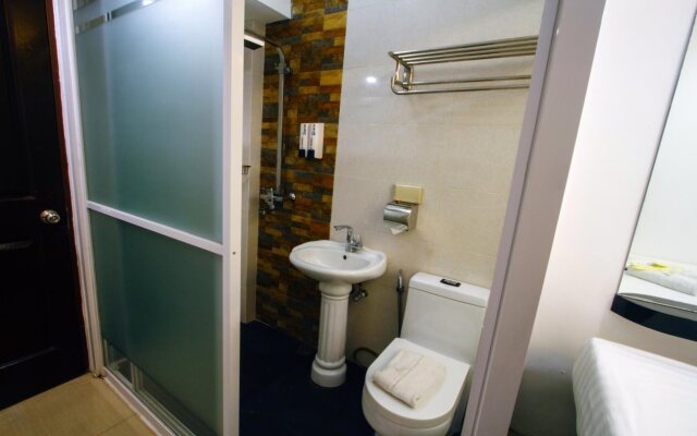 JJ Midcity Inn