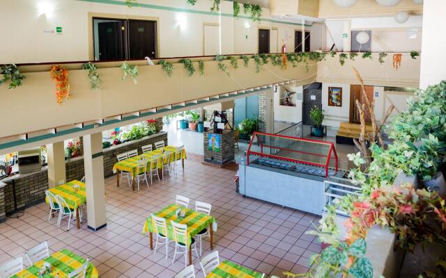 Hotel Raldos Inn