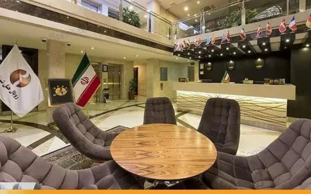 Royal Shiraz Hotel