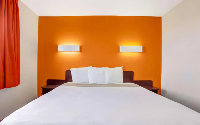 Superstition Inn and Suites