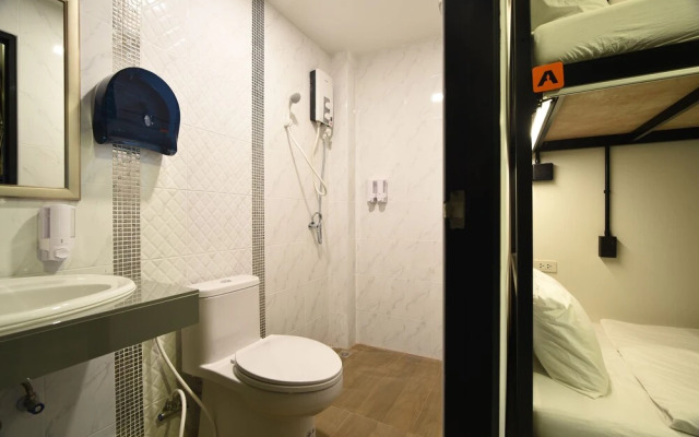 KOKO Hostel- Adults Only