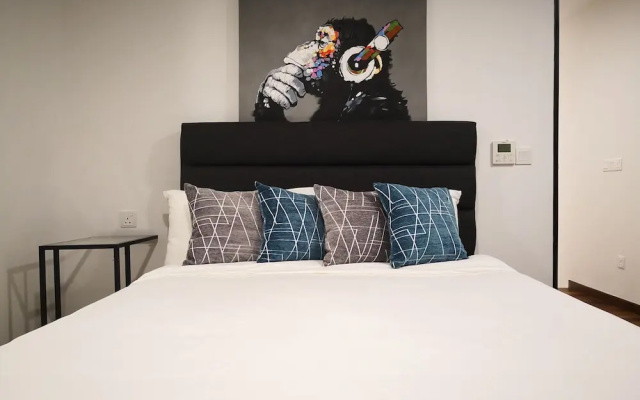 The Landmark Penthouse Luxury Condo by Casa Accommodation