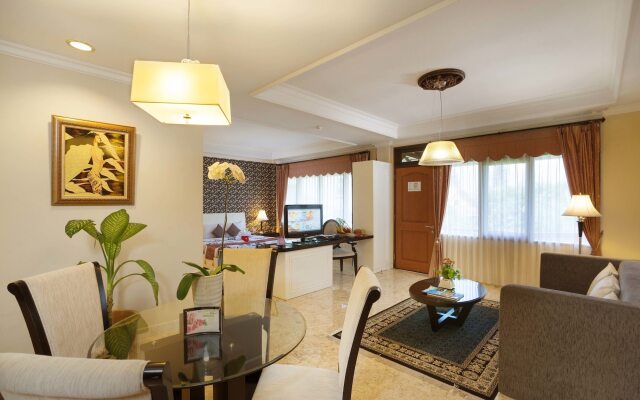 Royal Hotel and Villa Batu