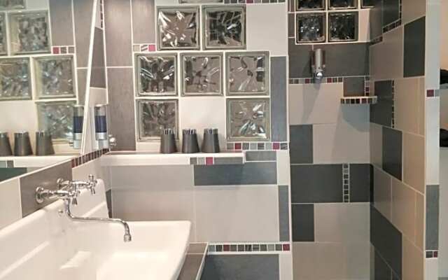 Le clos des augers, chambres d'hôtes et roulotte