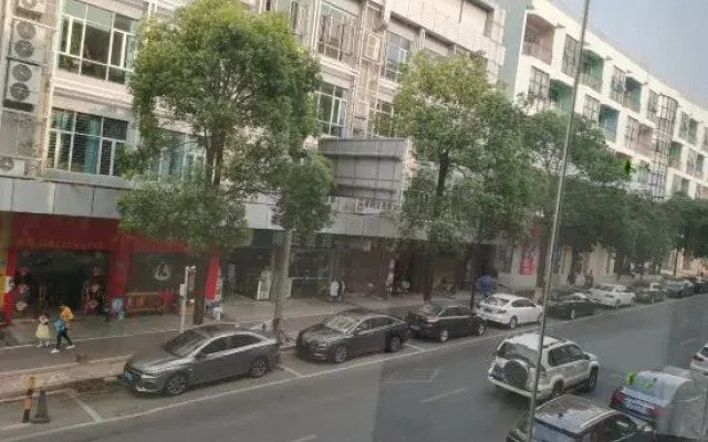 Dongguan Town Inn