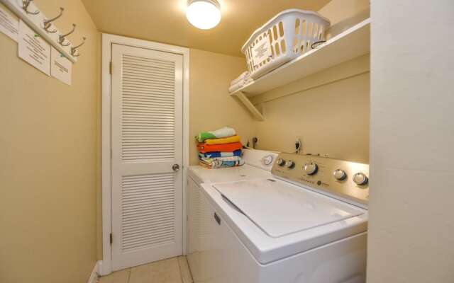 Hummingbird Siesta Key by Beachside Management