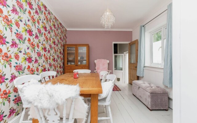 Spacious 6-bed Family Retreat Bristol