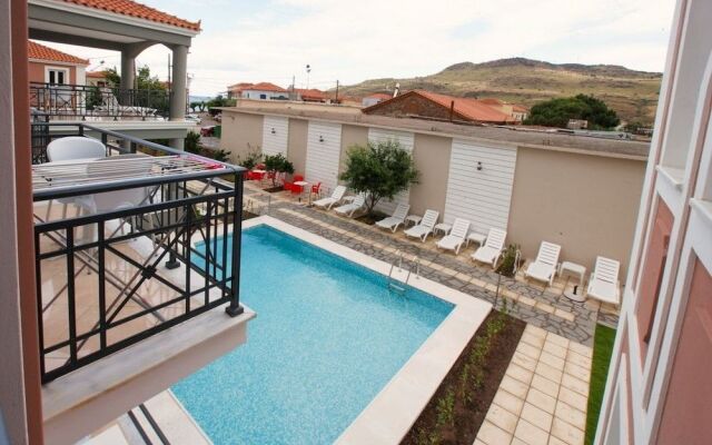 Sun & Sea Luxury Hotel