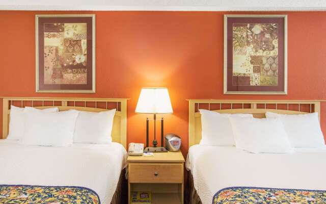 Days Inn by Wyndham Fremont