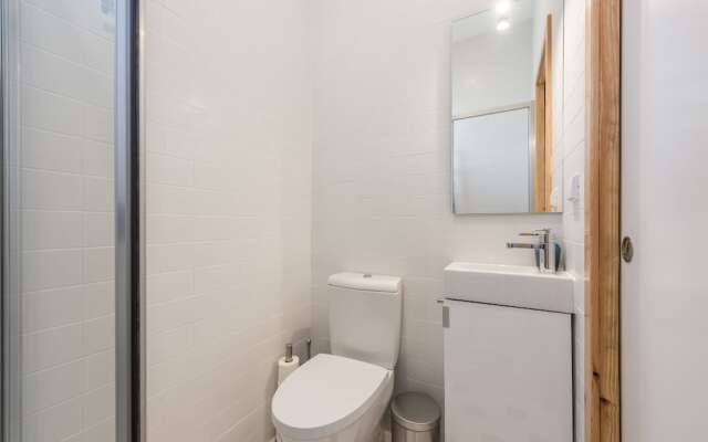 733 Costa Cabral Metro Residence
