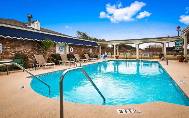 Best Western Plus Santee Inn