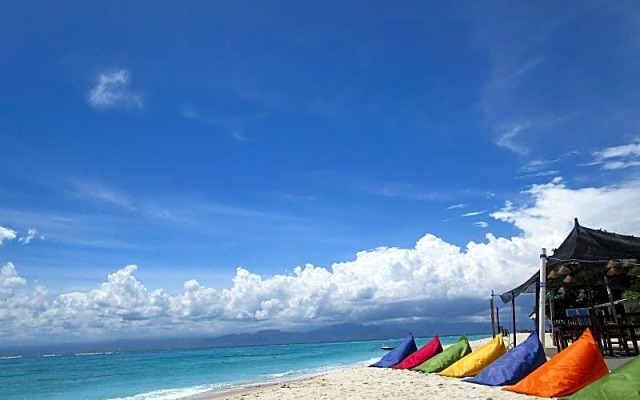 Yogi Beach Bungalow & Restaurant Lembongan