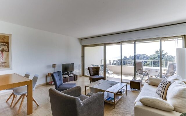 Apartment in Cannes w sea View, Nice Pool & Tennis