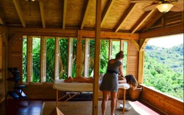 Queen's Garden Resort & Spa