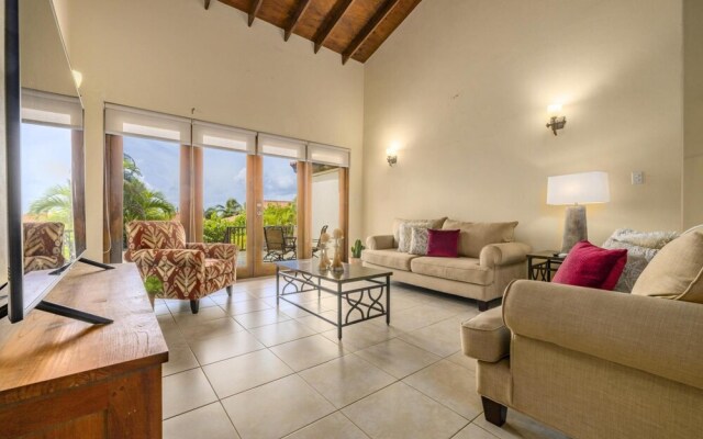 4BR Villa Short Walk to Beach in Amazing Location