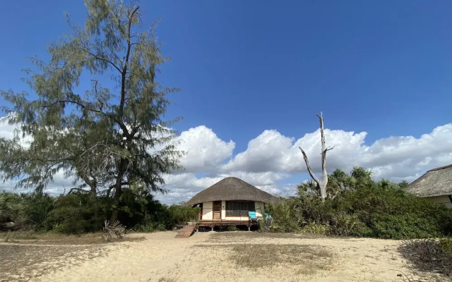 Saadani Safari Lodge - bush, river, beach