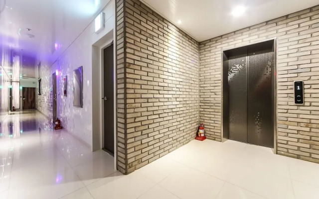 Geojedo Gohyeon Hotel Blue
