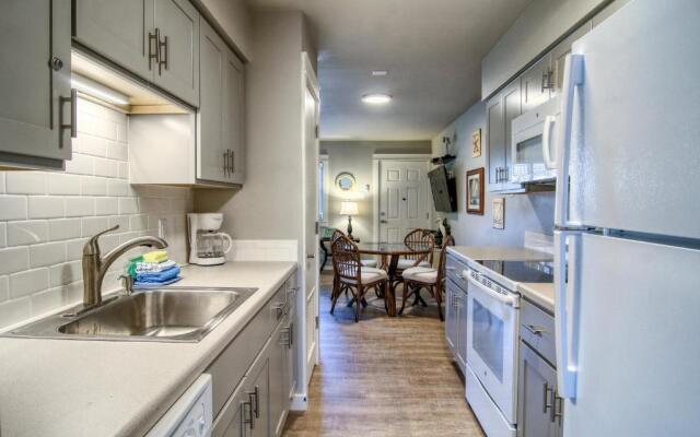 Courtyard #114 Condo