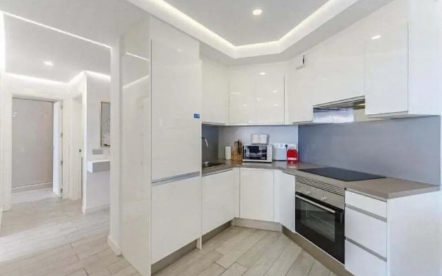 Ocean Garden 2BR Apartment Heated Pool Parking