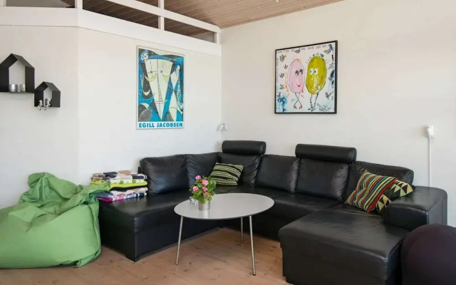 6 Person Holiday Home in Ebeltoft