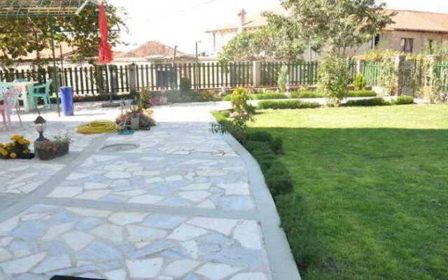 Damaja Guest House
