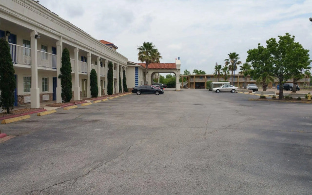 Travelodge by Wyndham LaFayette